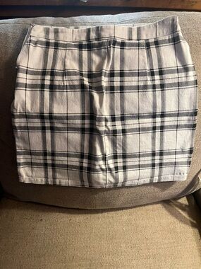 Forever 21 Black and White Plaid Mini Skirt